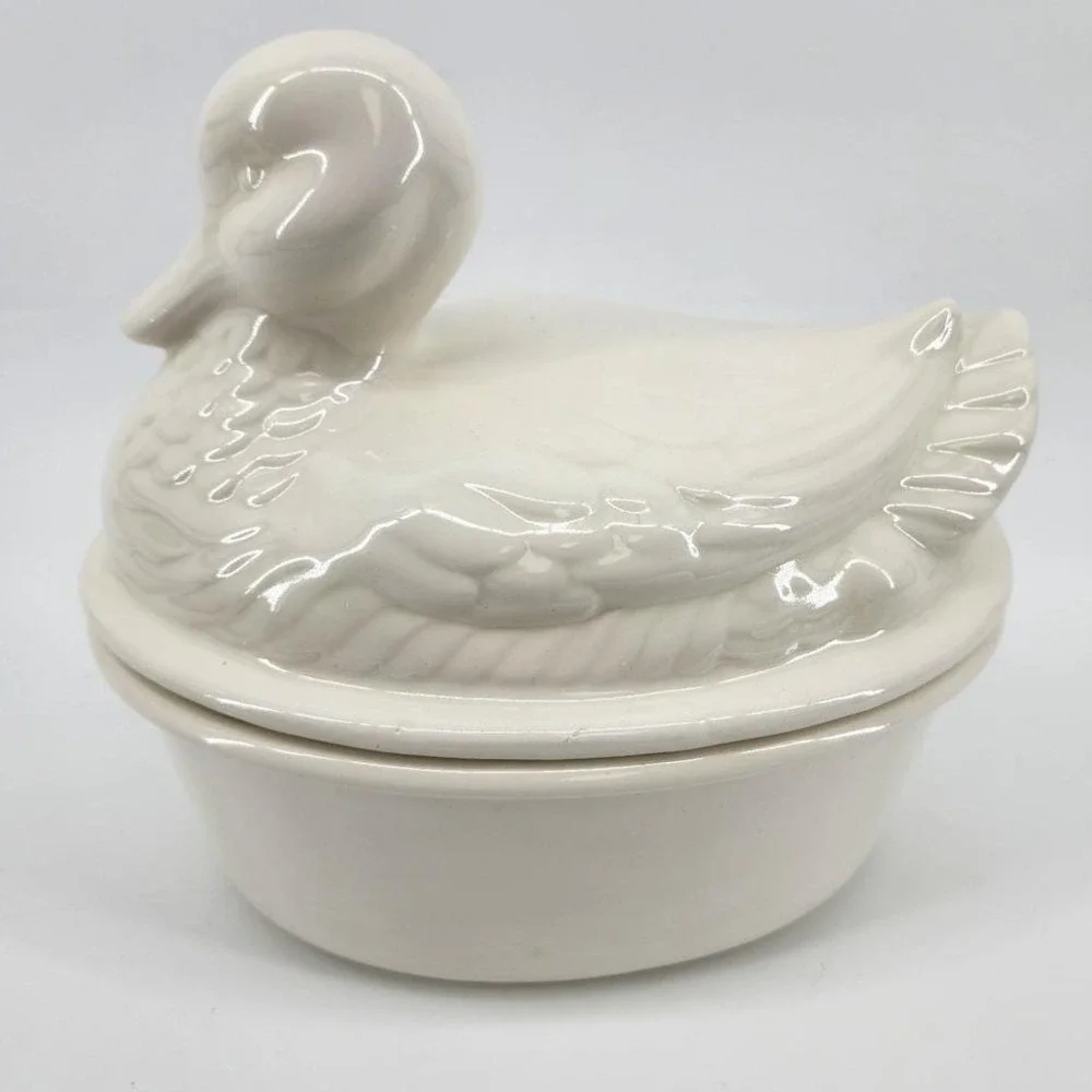 Vintage White Ceramic Serving Cookie Cassarole Dish Mallard Bird‎ Figurine Decor